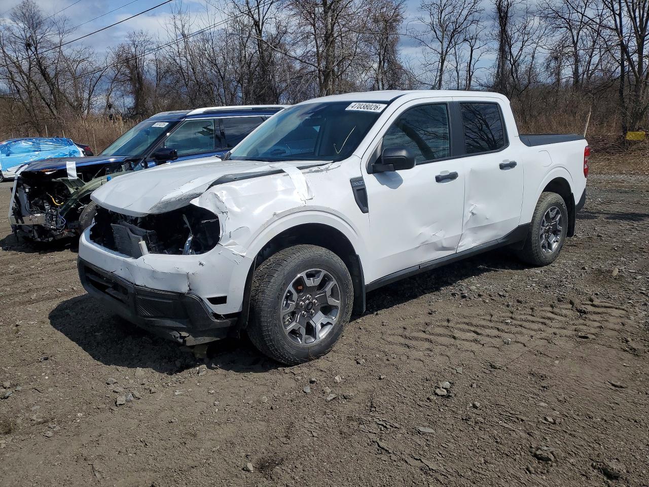 Salvage Ford Maverick Image