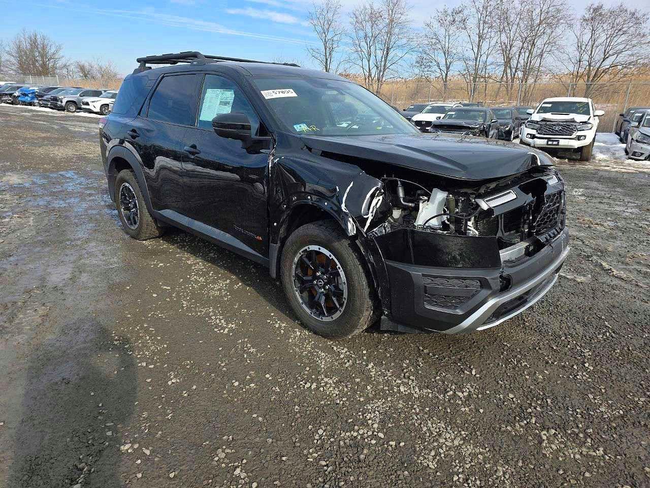 Nissan Pathfinder Sv