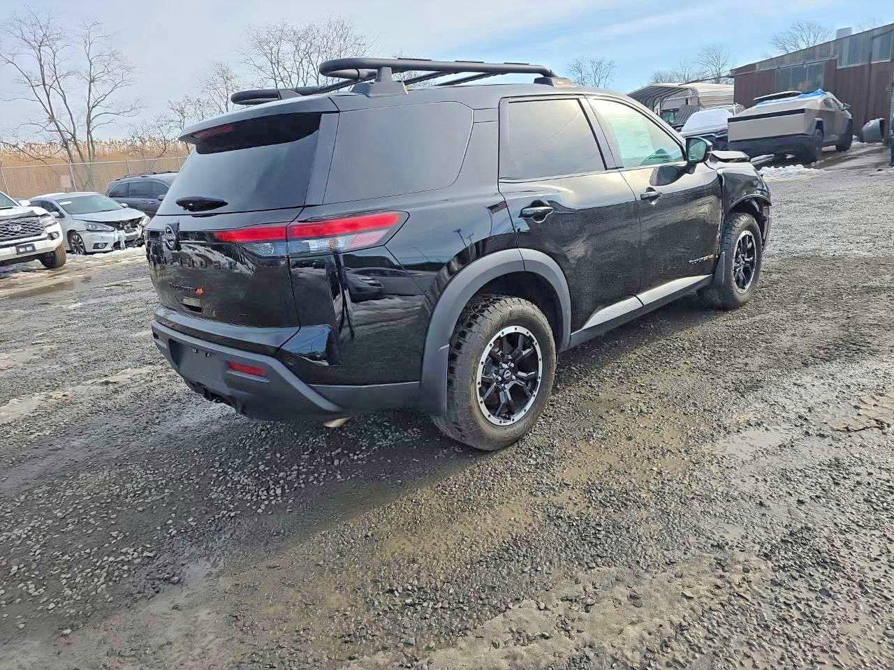 Nissan Pathfinder Sv