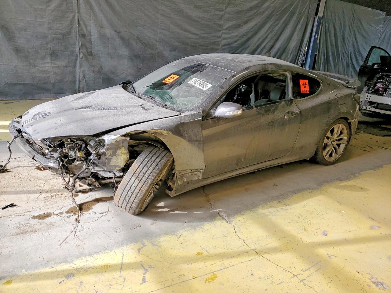 Salvage Hyundai Genesis Image