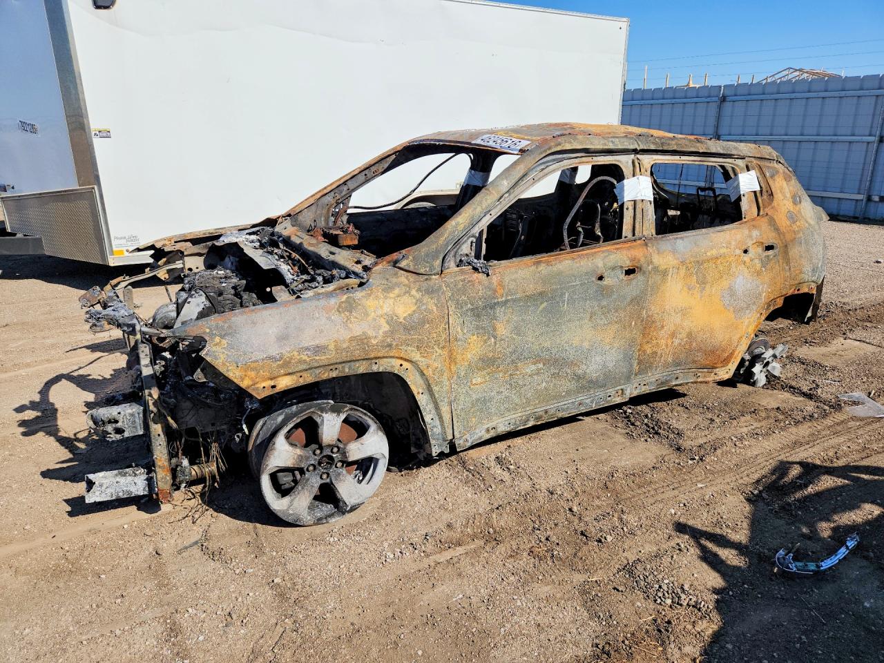 Salvage Jeep Compass Image