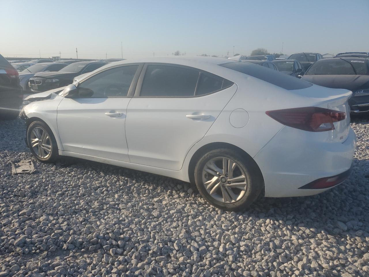 Hyundai ELANTRA Sel