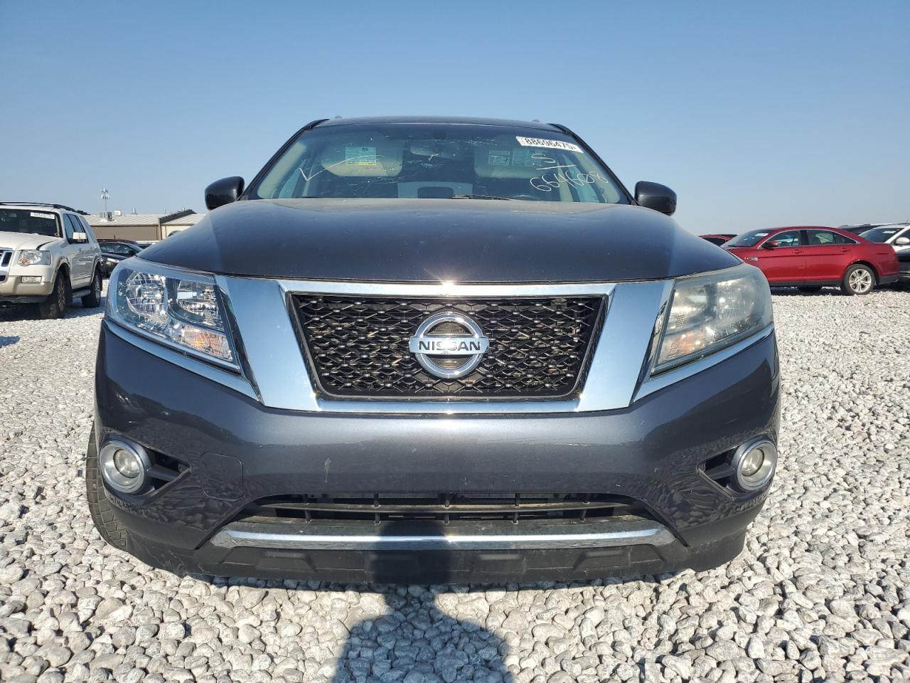 Nissan Pathfinder S