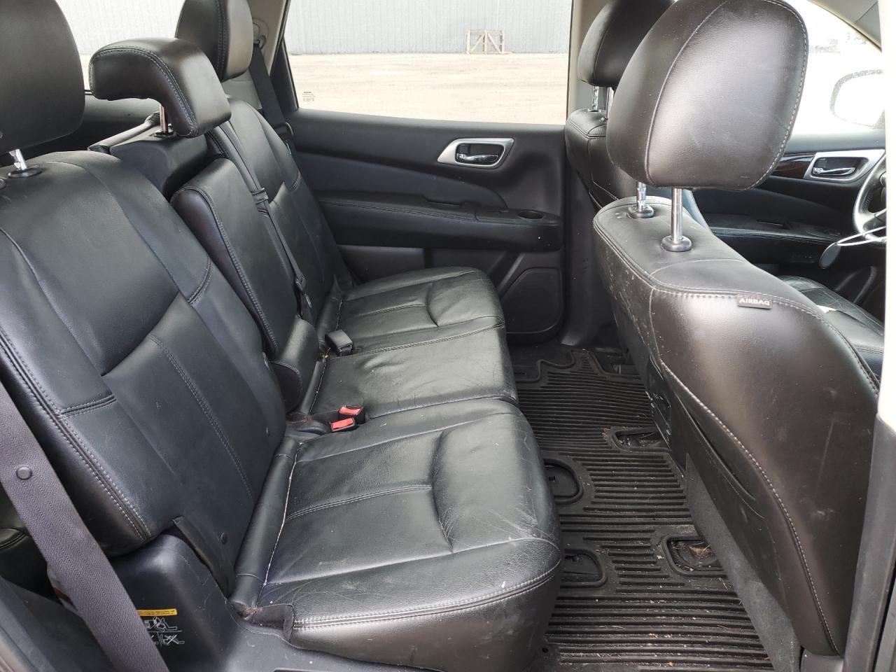 Nissan Pathfinder S