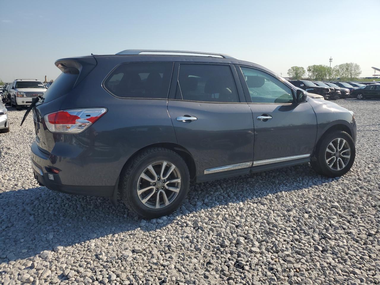 Nissan Pathfinder S