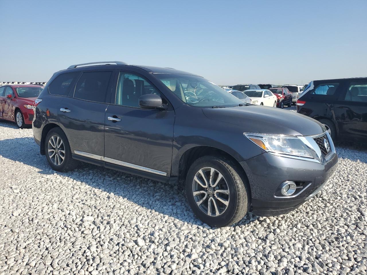 Nissan Pathfinder S