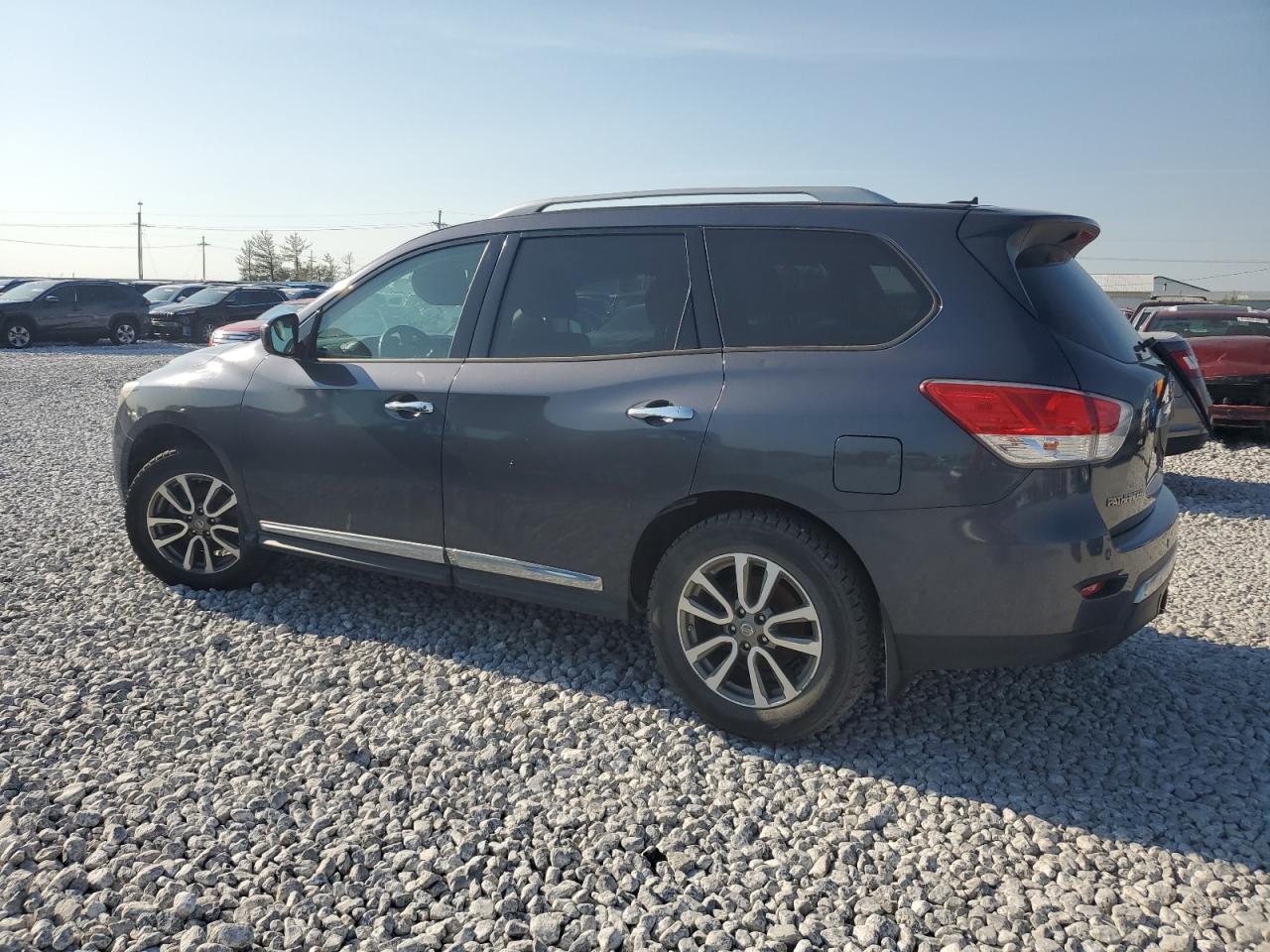 Nissan Pathfinder S