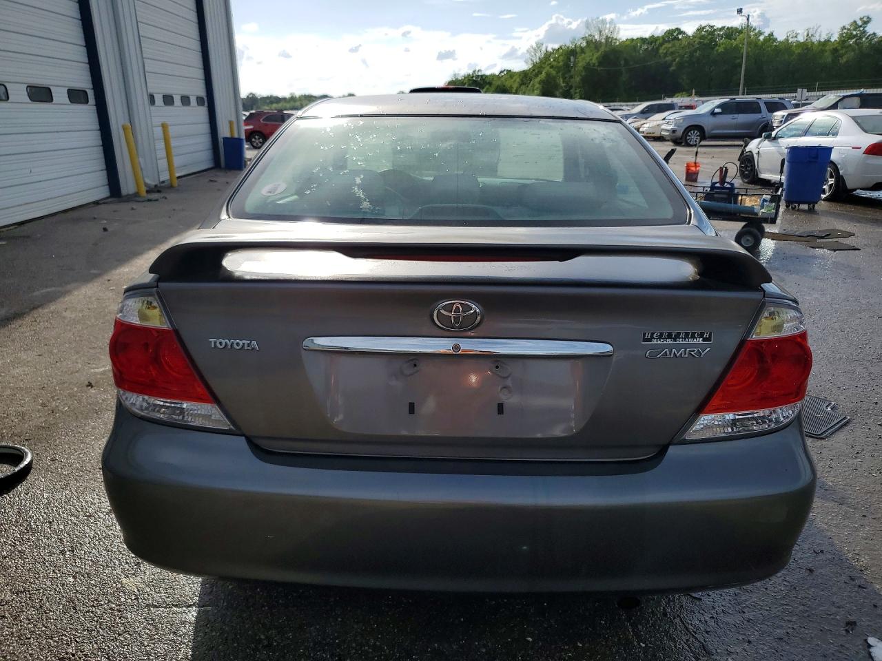 Toyota Camry Standard