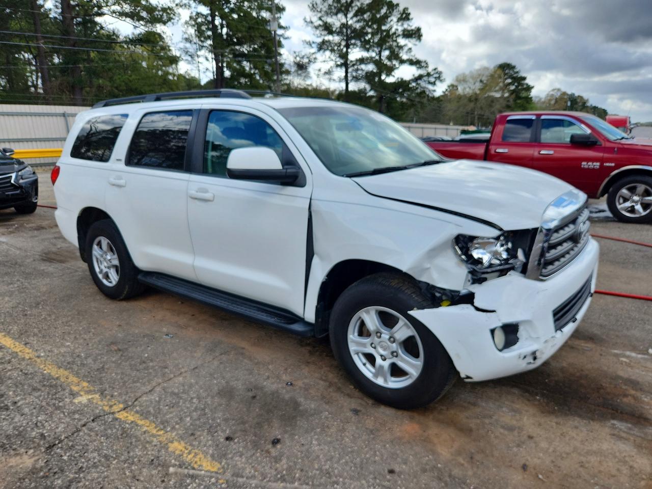 Toyota Sequoia Sr5