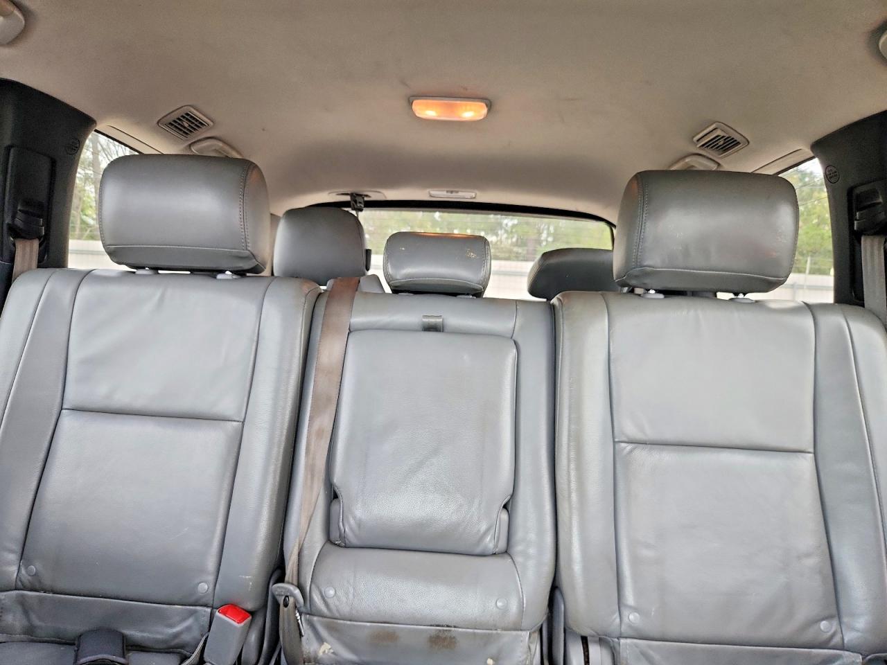 Toyota Sequoia Sr5