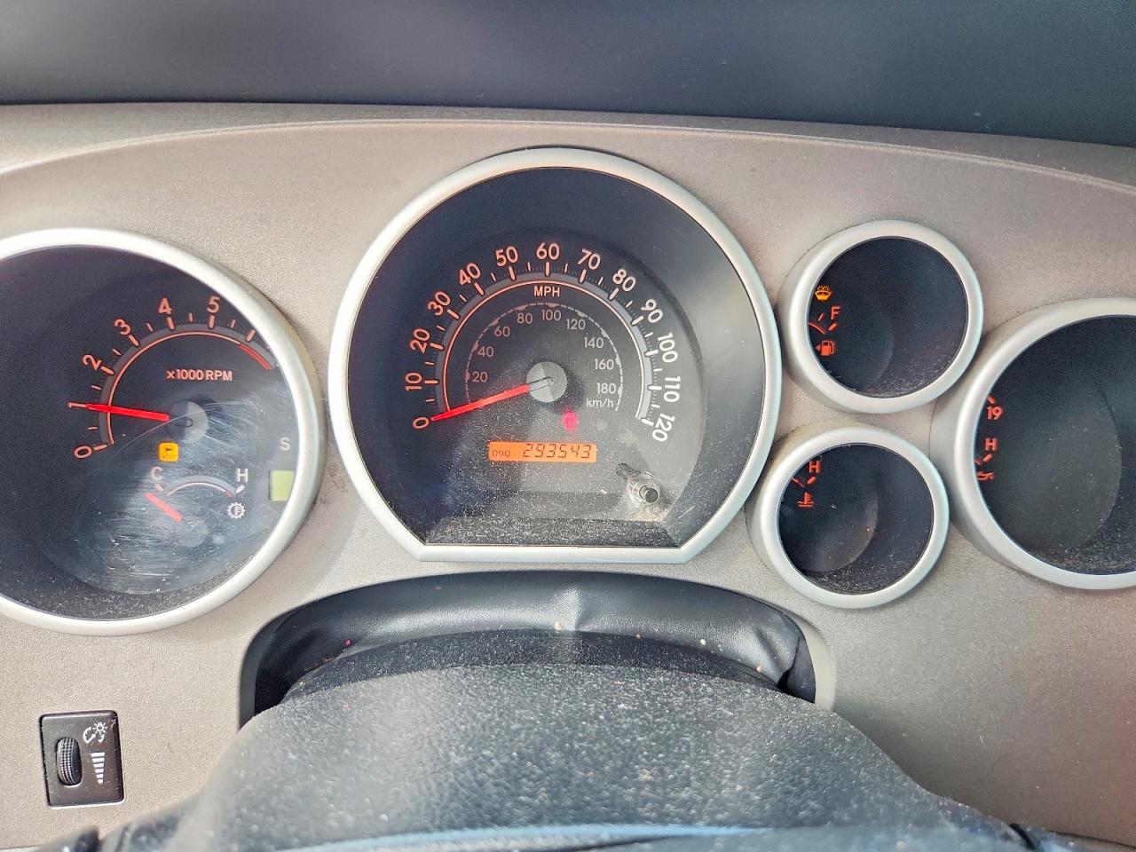 Toyota Sequoia Sr5