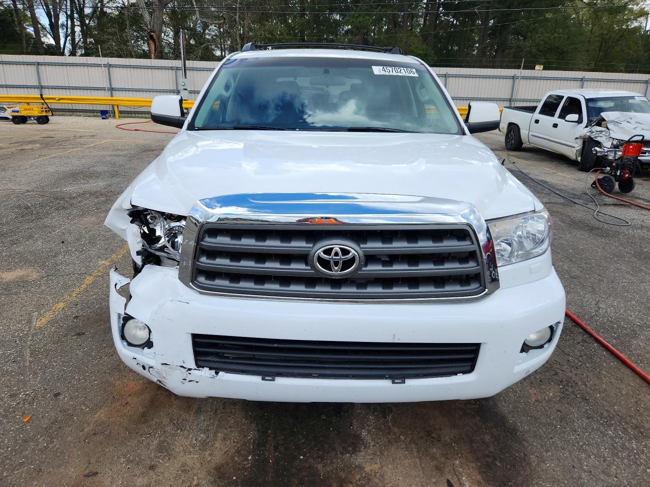 Toyota Sequoia Sr5