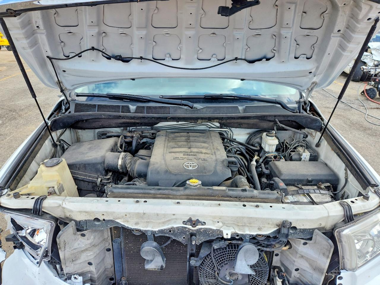 Toyota Sequoia Sr5