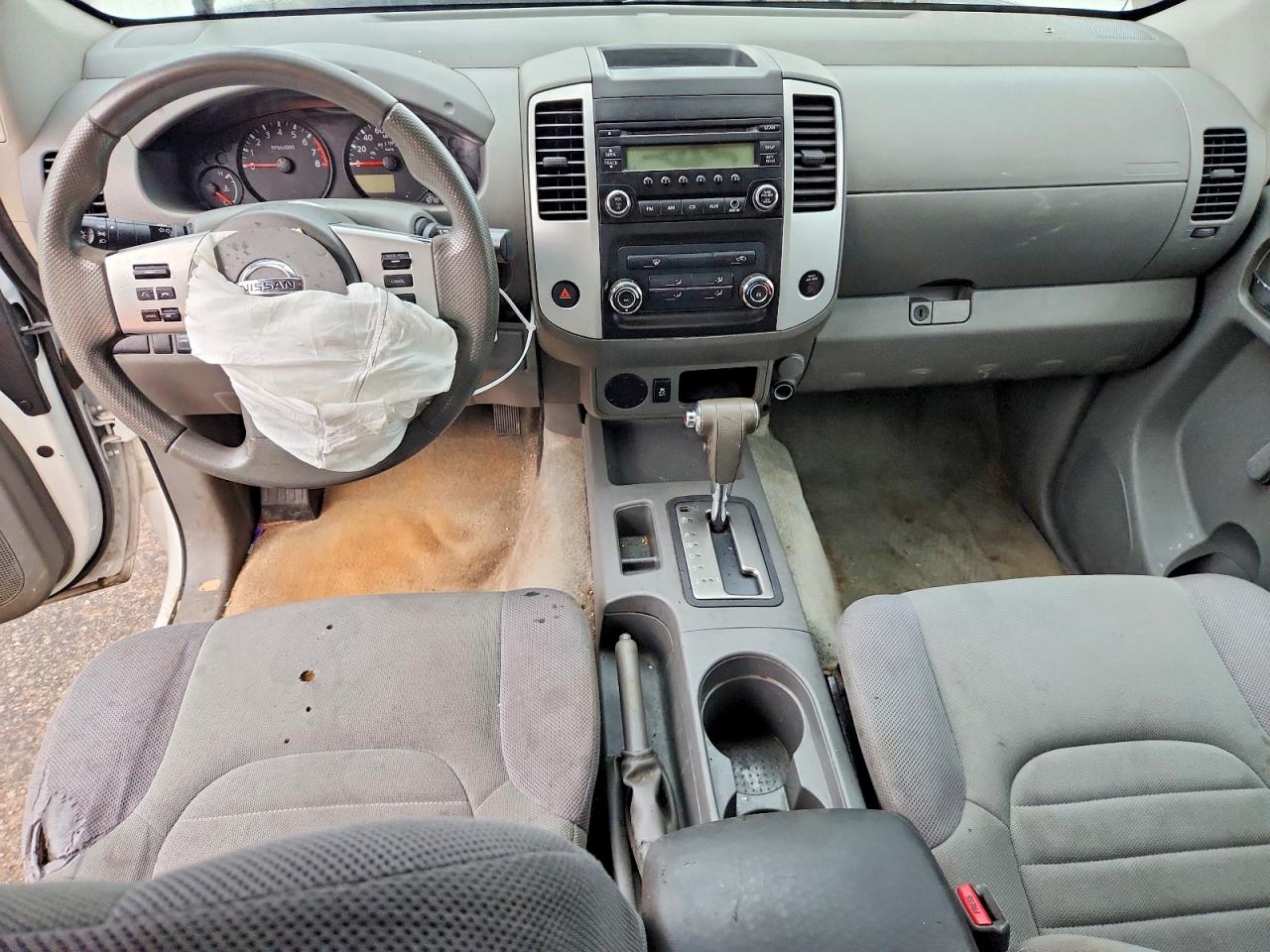 Nissan Frontier S