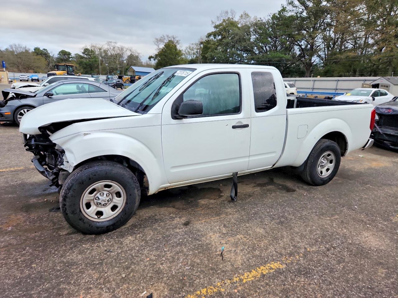 Salvage Nissan Frontier Image
