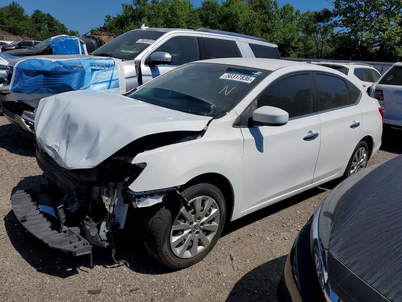 Salvage Nissan Sentra Image