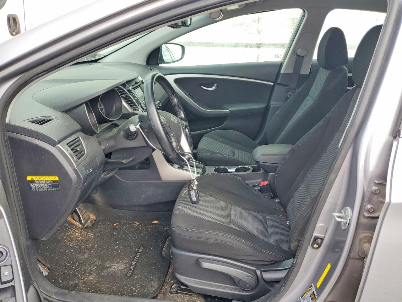 Hyundai ELANTRA Base