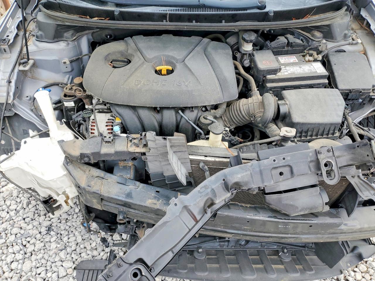 Hyundai ELANTRA Base