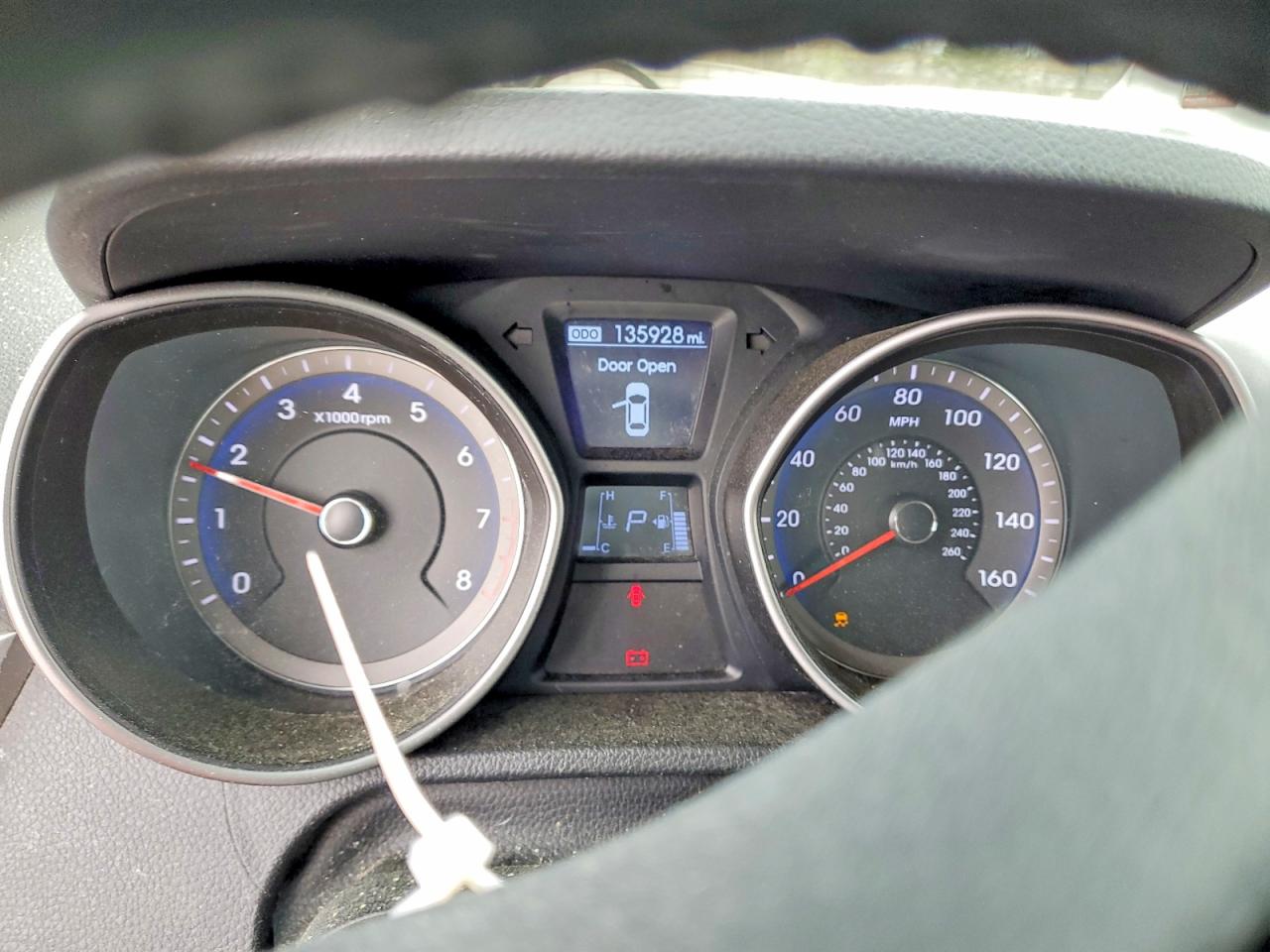 Hyundai ELANTRA Base