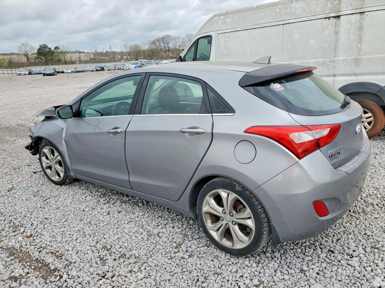 Hyundai ELANTRA Base