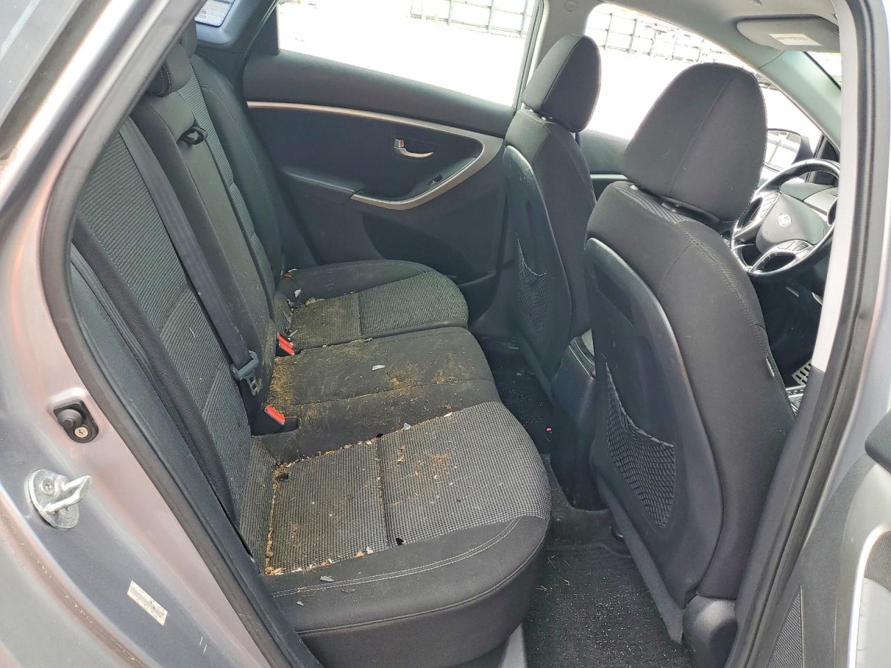 Hyundai ELANTRA Base