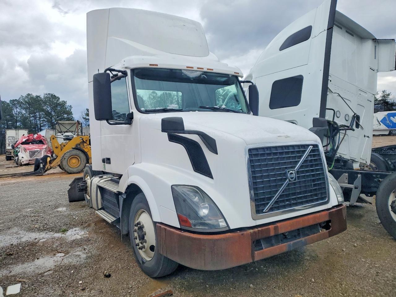 Salvage Volvo Vnl Image