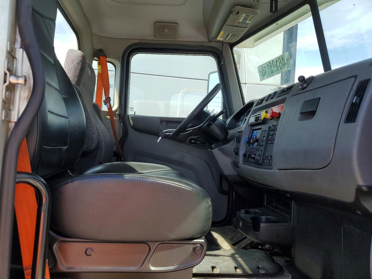 Peterbilt 382