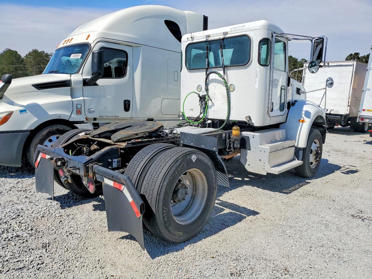Peterbilt 382