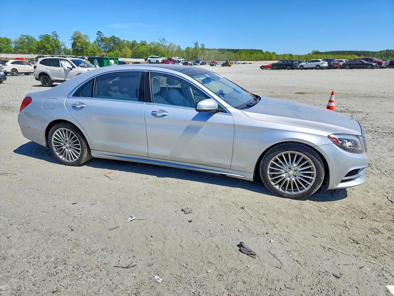 Mercedes-Benz S-Class 550