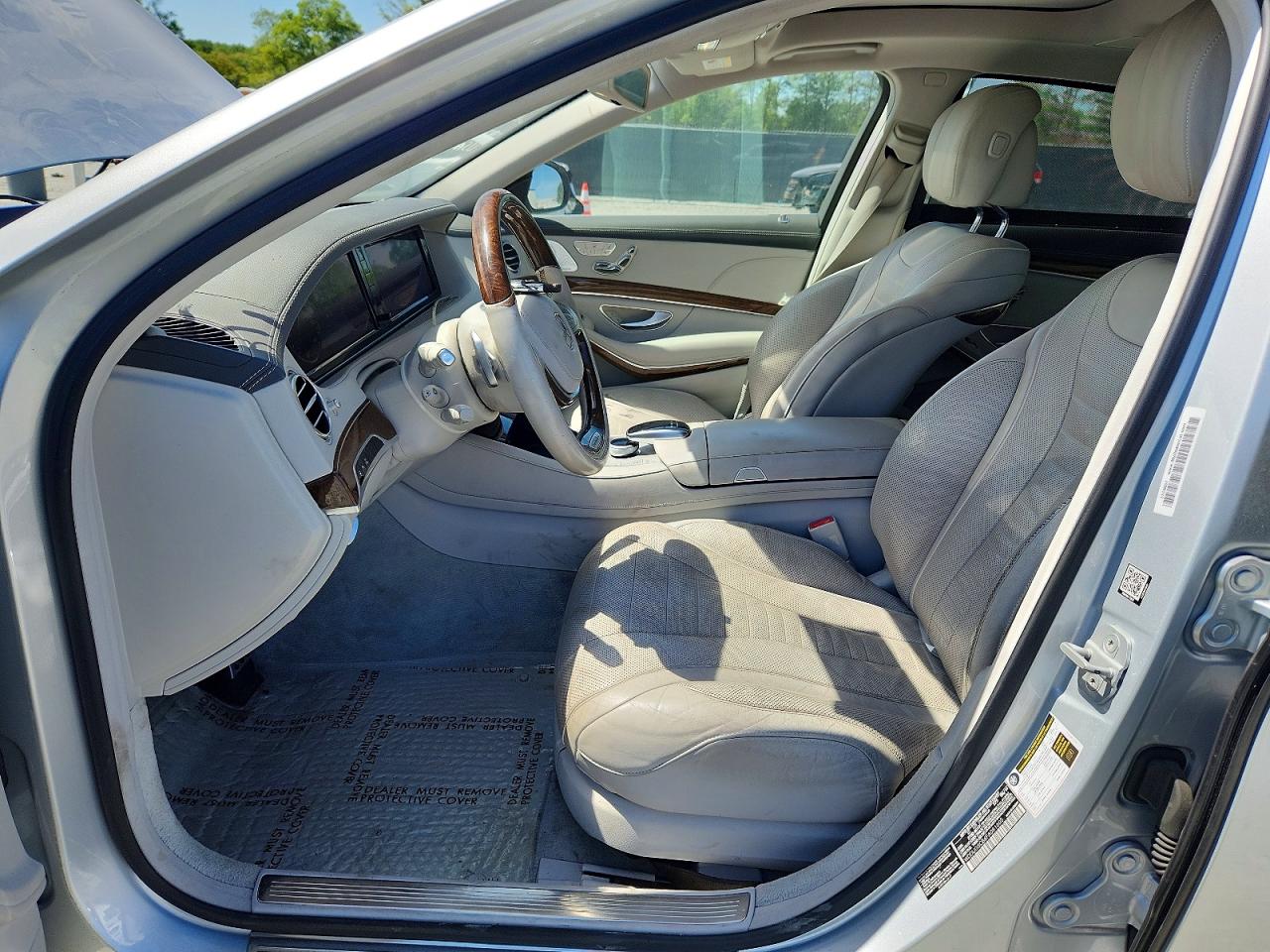 Mercedes-Benz S-Class 550