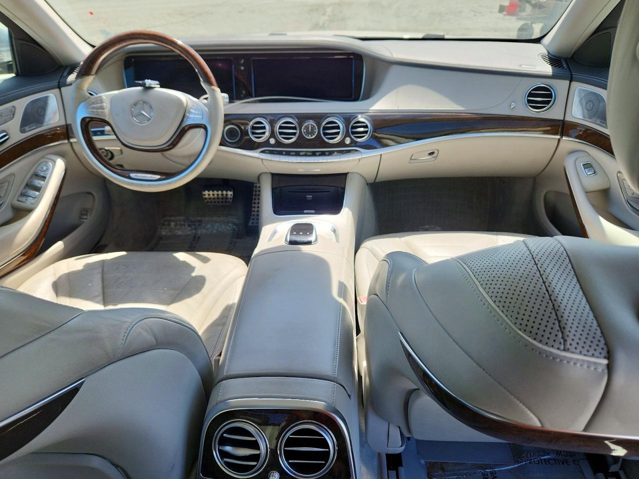 Mercedes-Benz S-Class 550