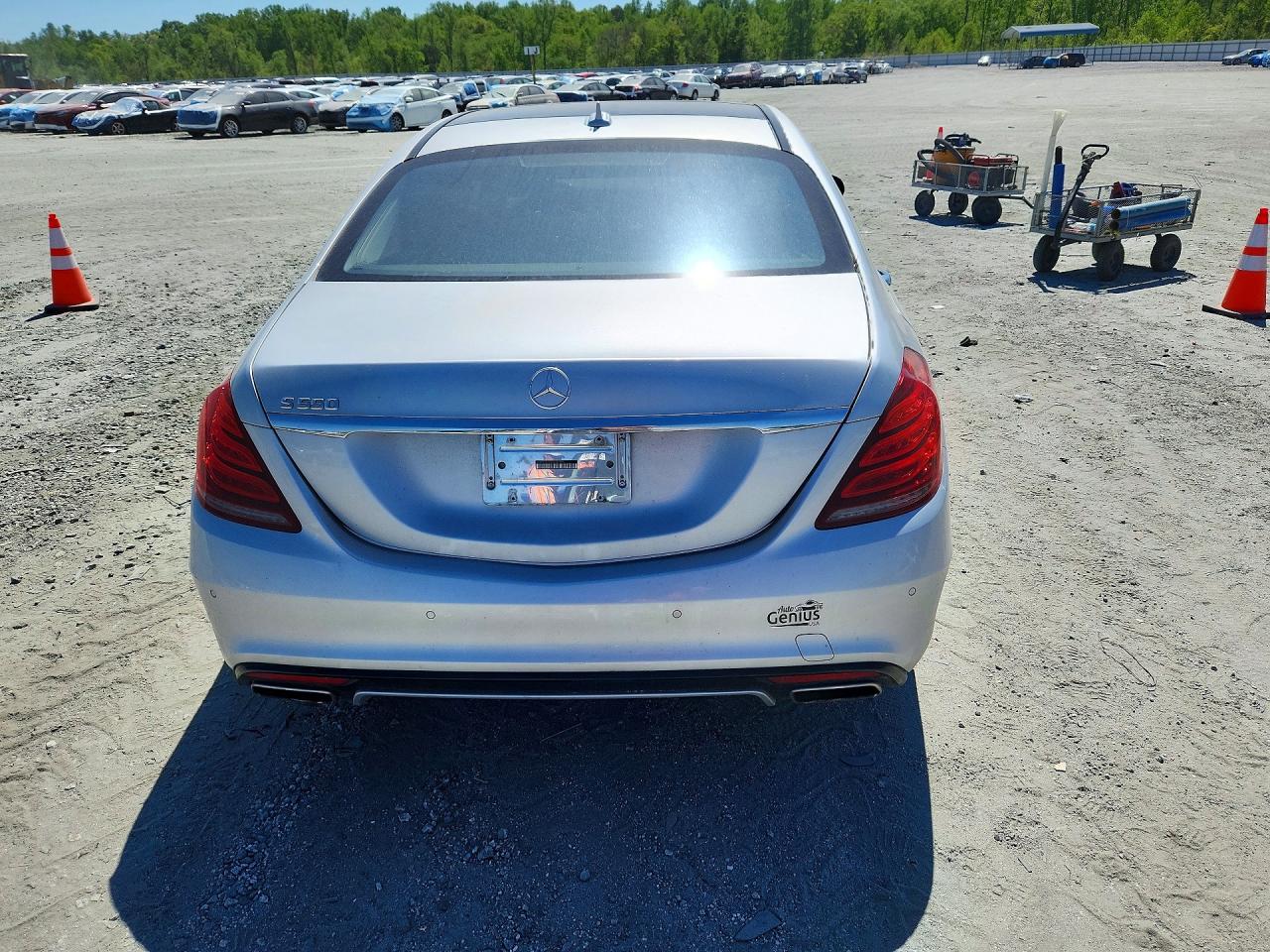 Mercedes-Benz S-Class 550