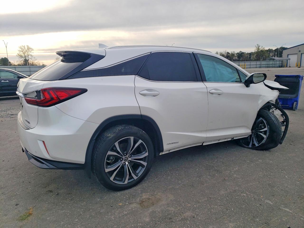 Lexus RX Base