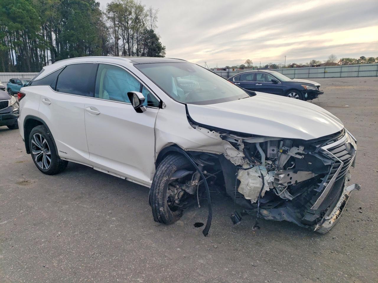 Lexus RX Base