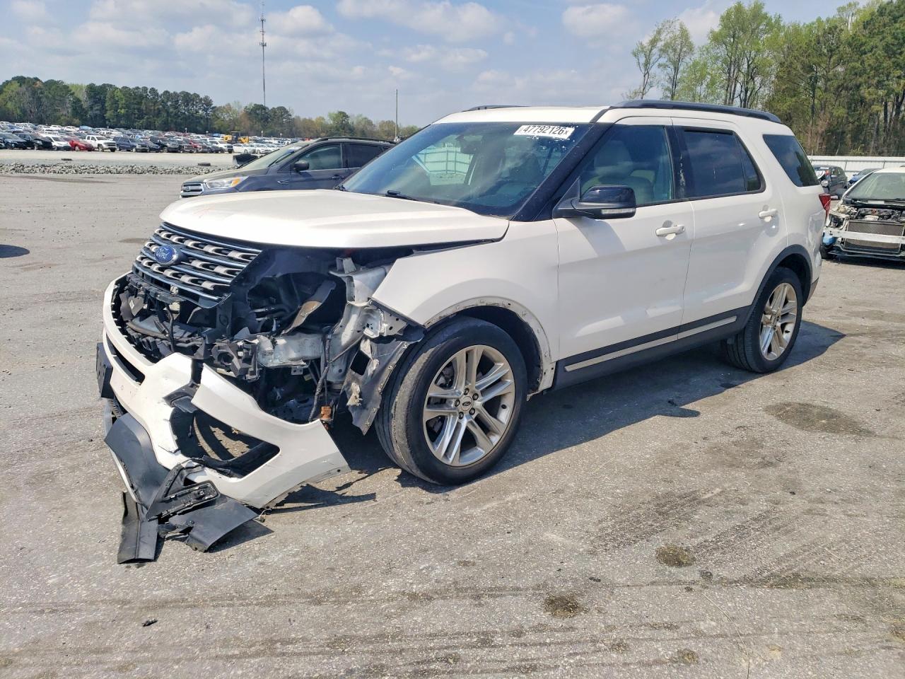 Salvage Ford Explorer Image