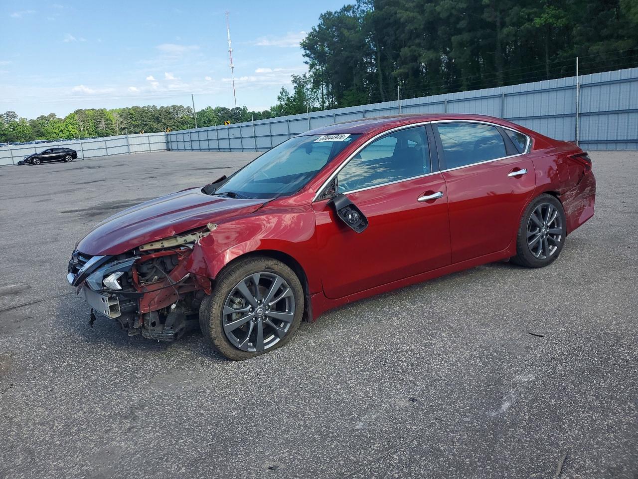 Salvage Nissan Altima Image