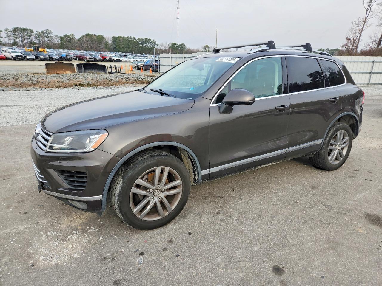 Salvage Volkswagen Touareg Image