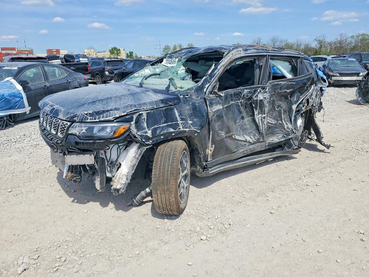 Salvage Jeep Compass Image