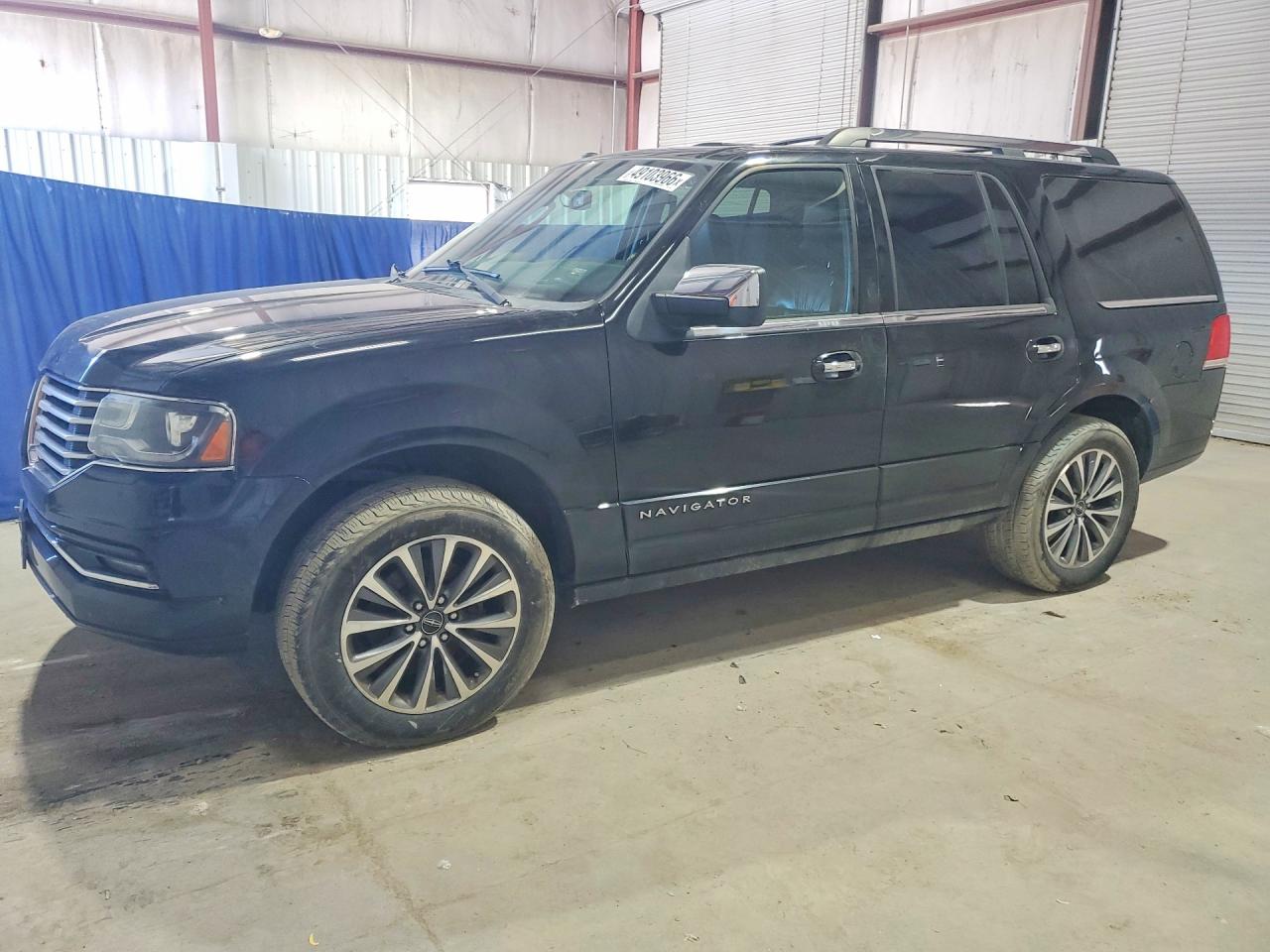 Salvage Lincoln Navigator Image