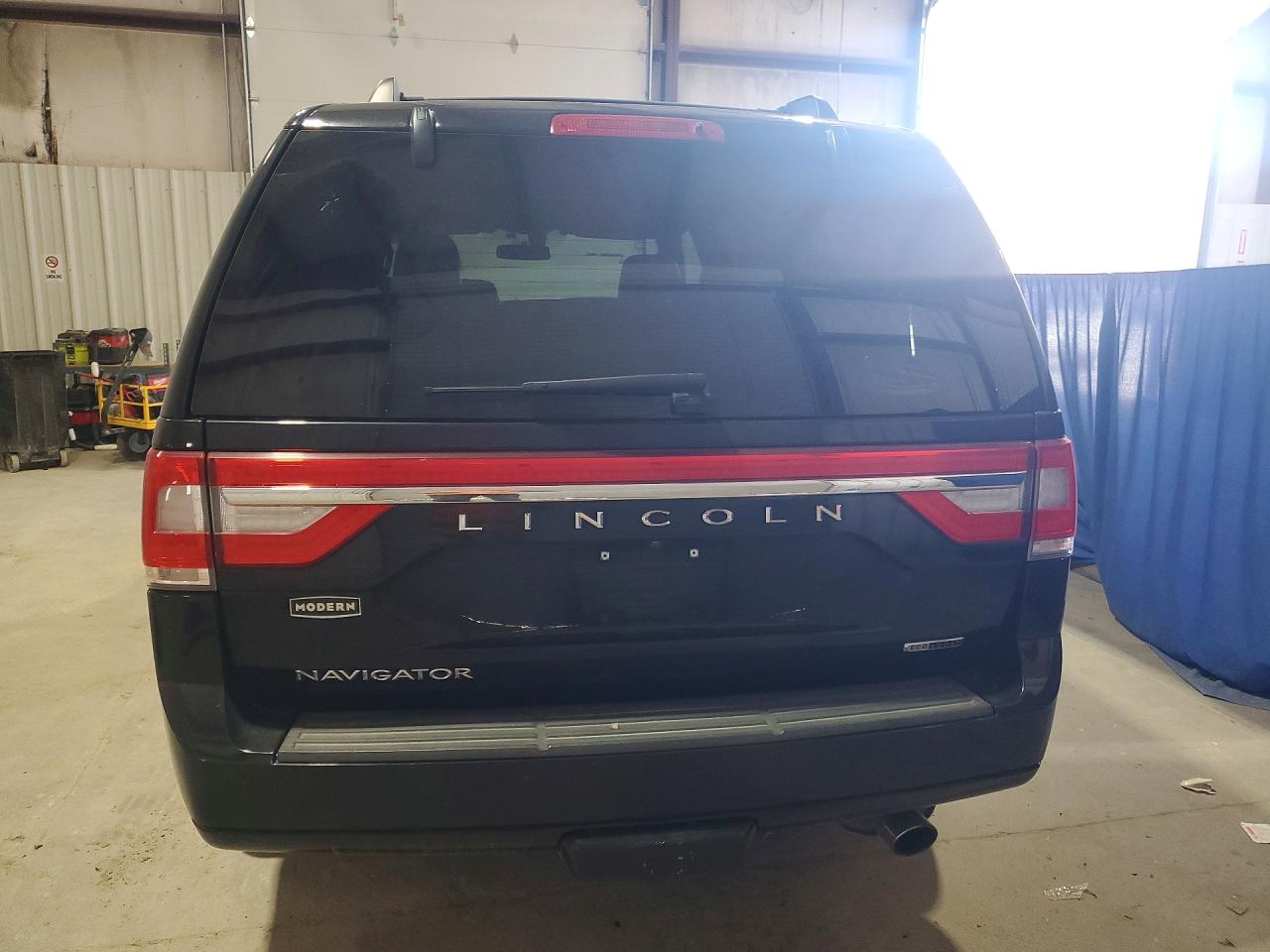 Lincoln Navigator Select