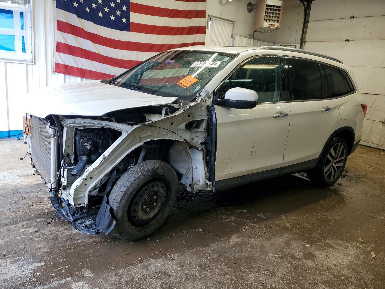 Salvage Honda Pilot Image