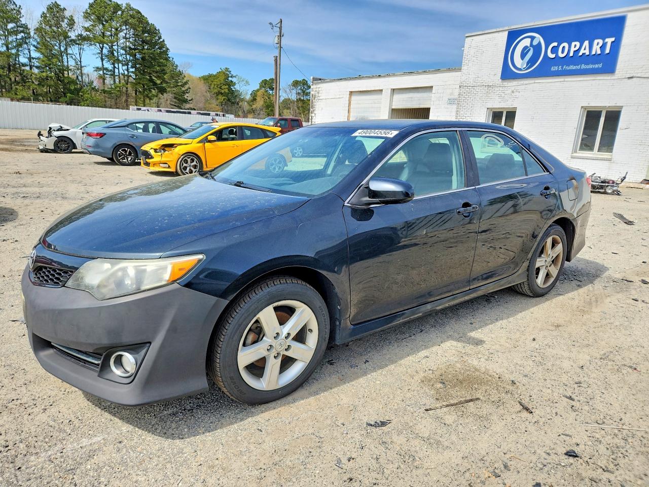 Salvage Toyota Camry Image