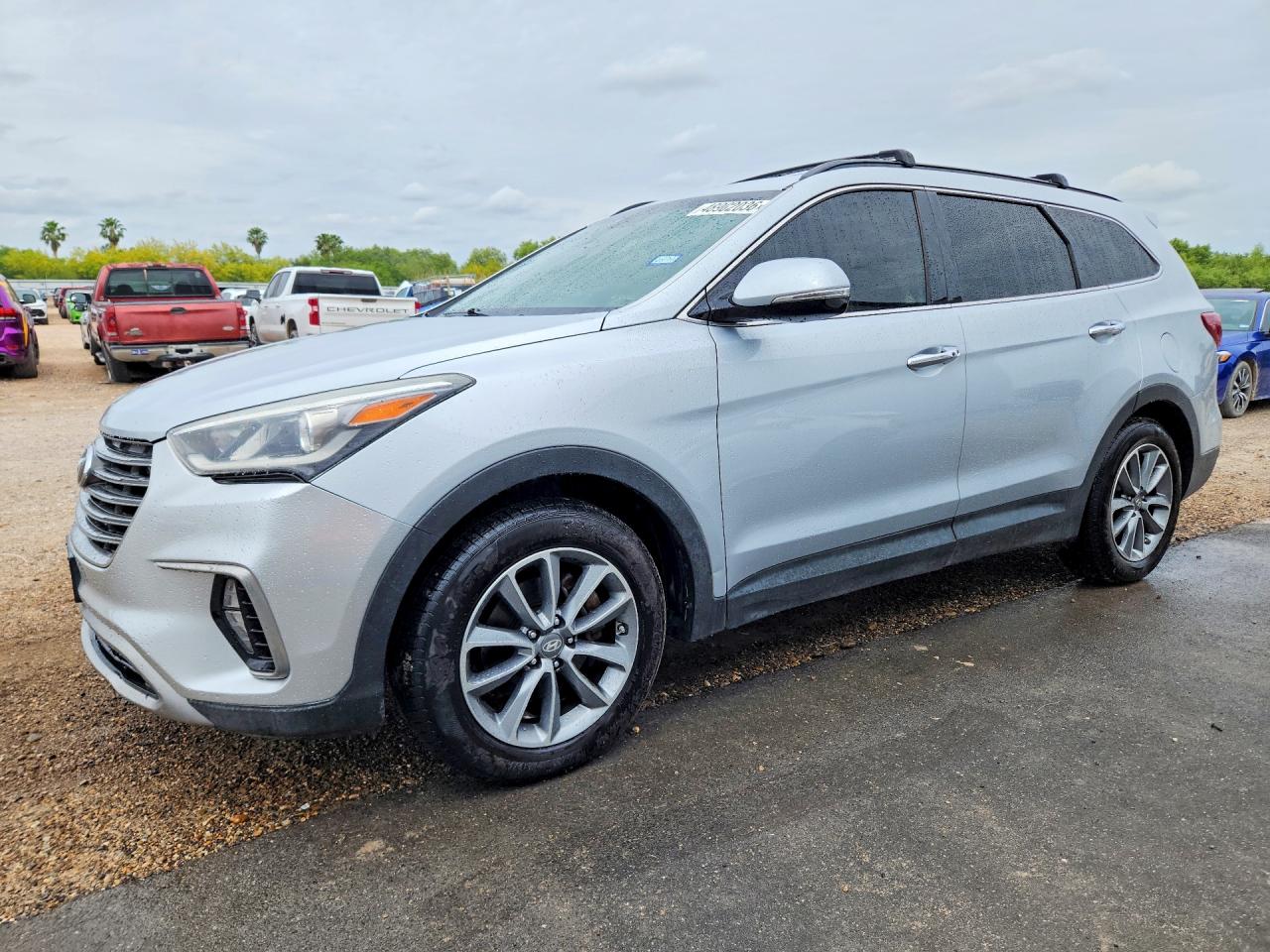 Salvage Hyundai SANTA FE Image
