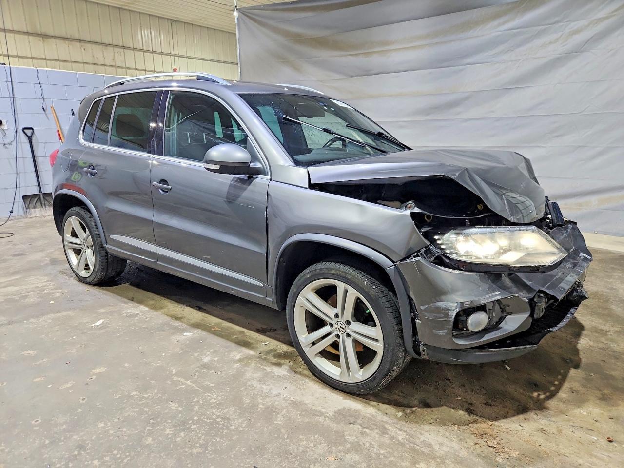 Volkswagen Tiguan S
