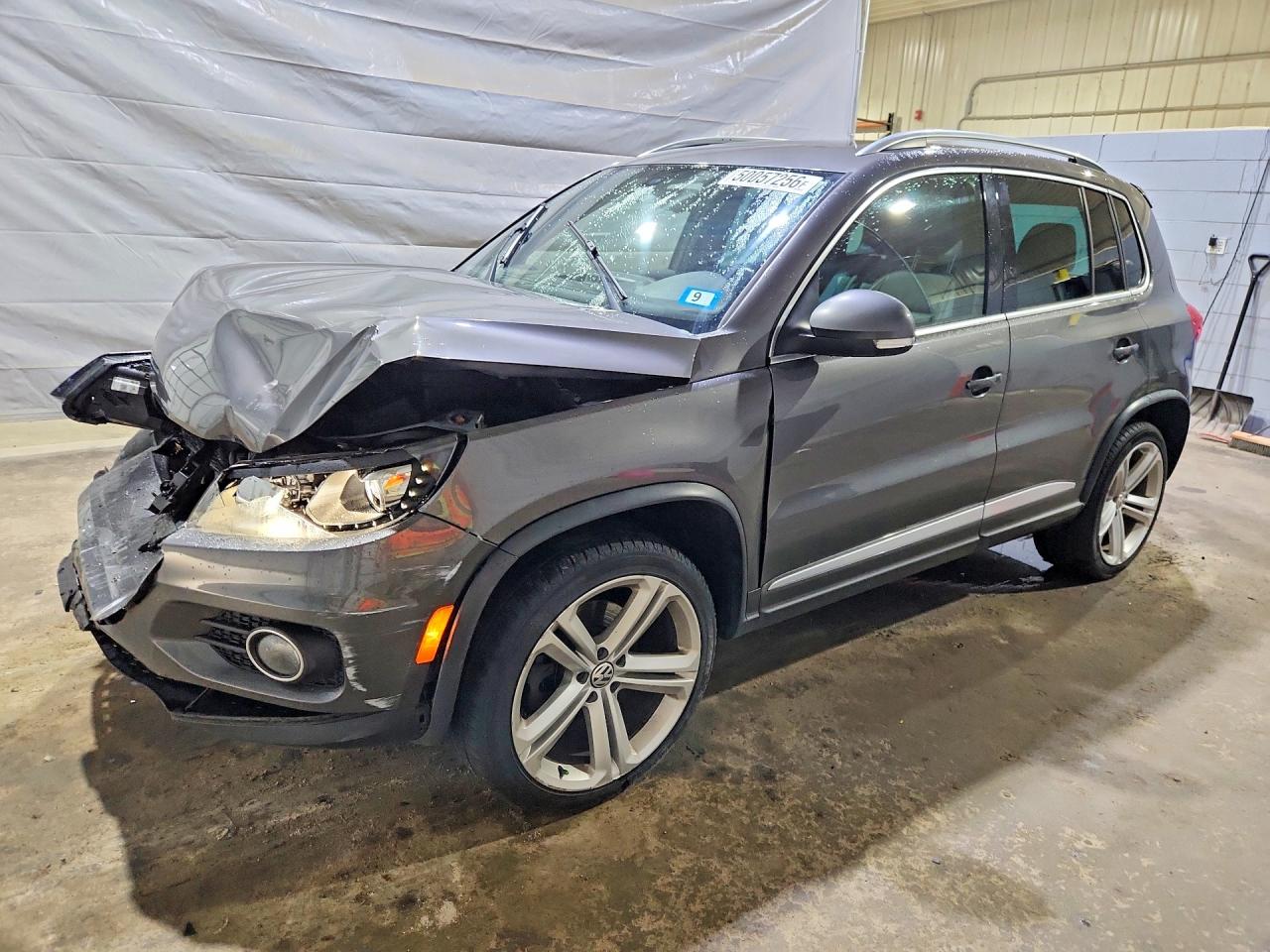 Salvage Volkswagen Tiguan Image