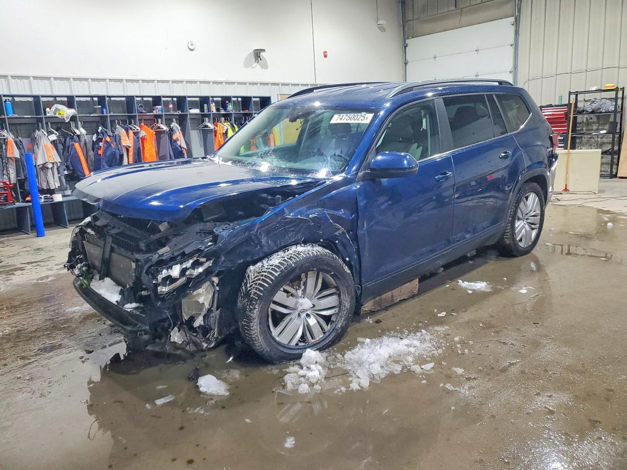 Salvage Volkswagen Atlas Image