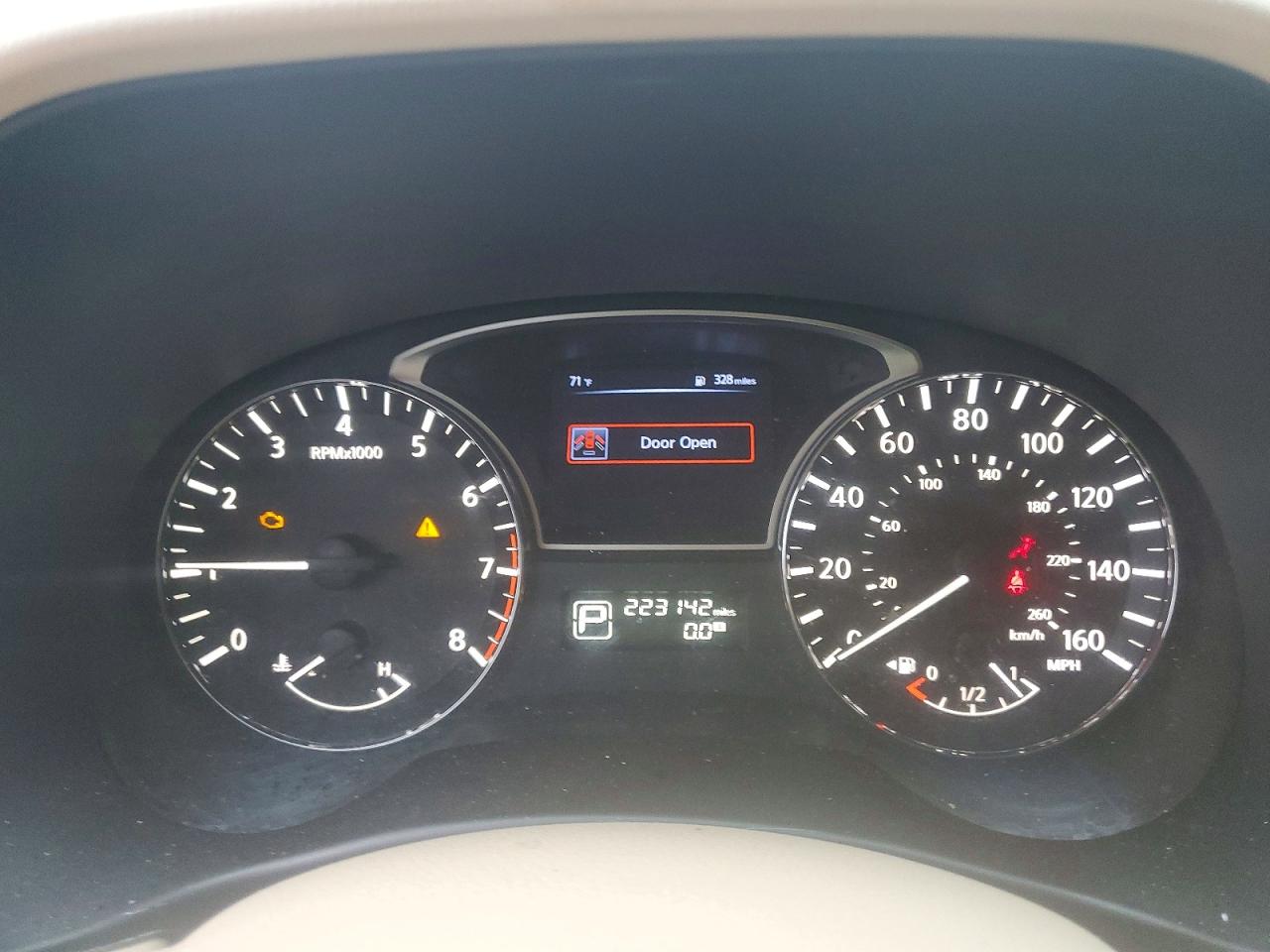 Nissan Pathfinder S