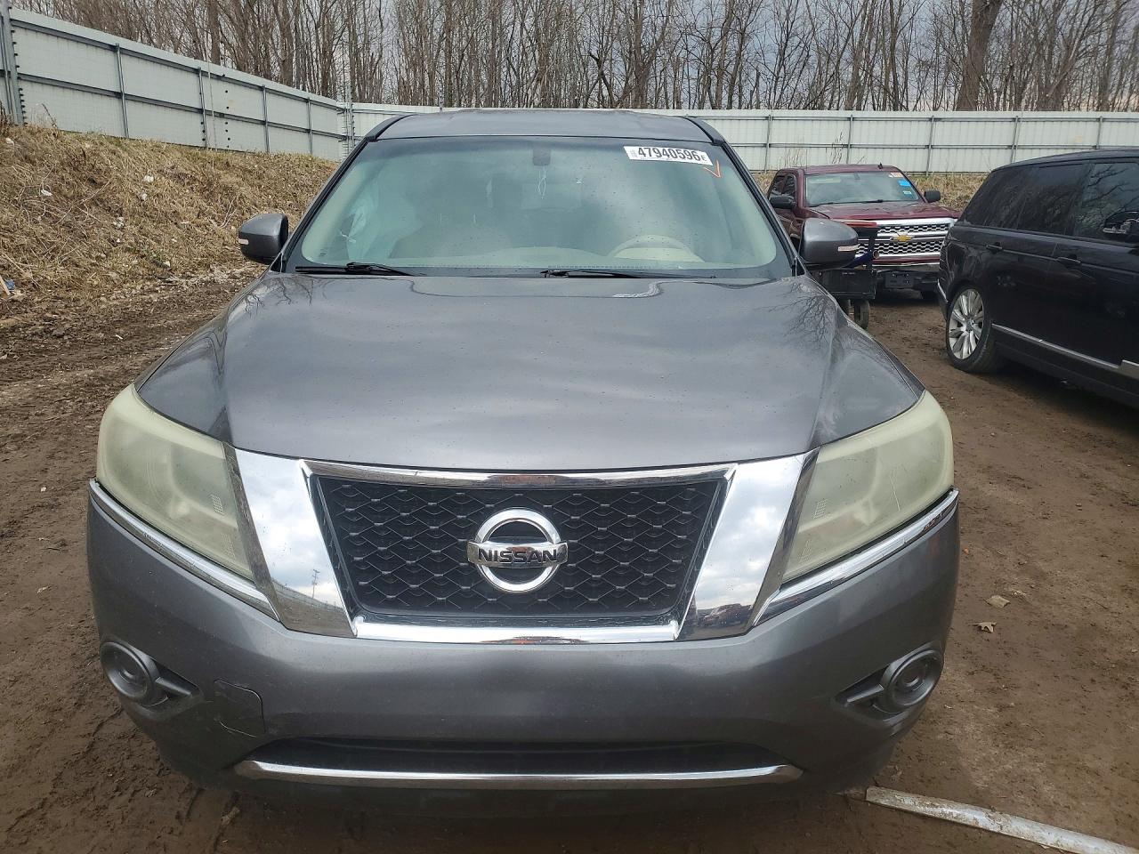 Nissan Pathfinder S