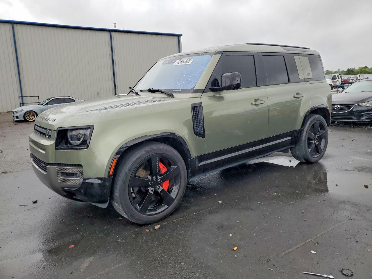 Salvage Land Rover Defender Image