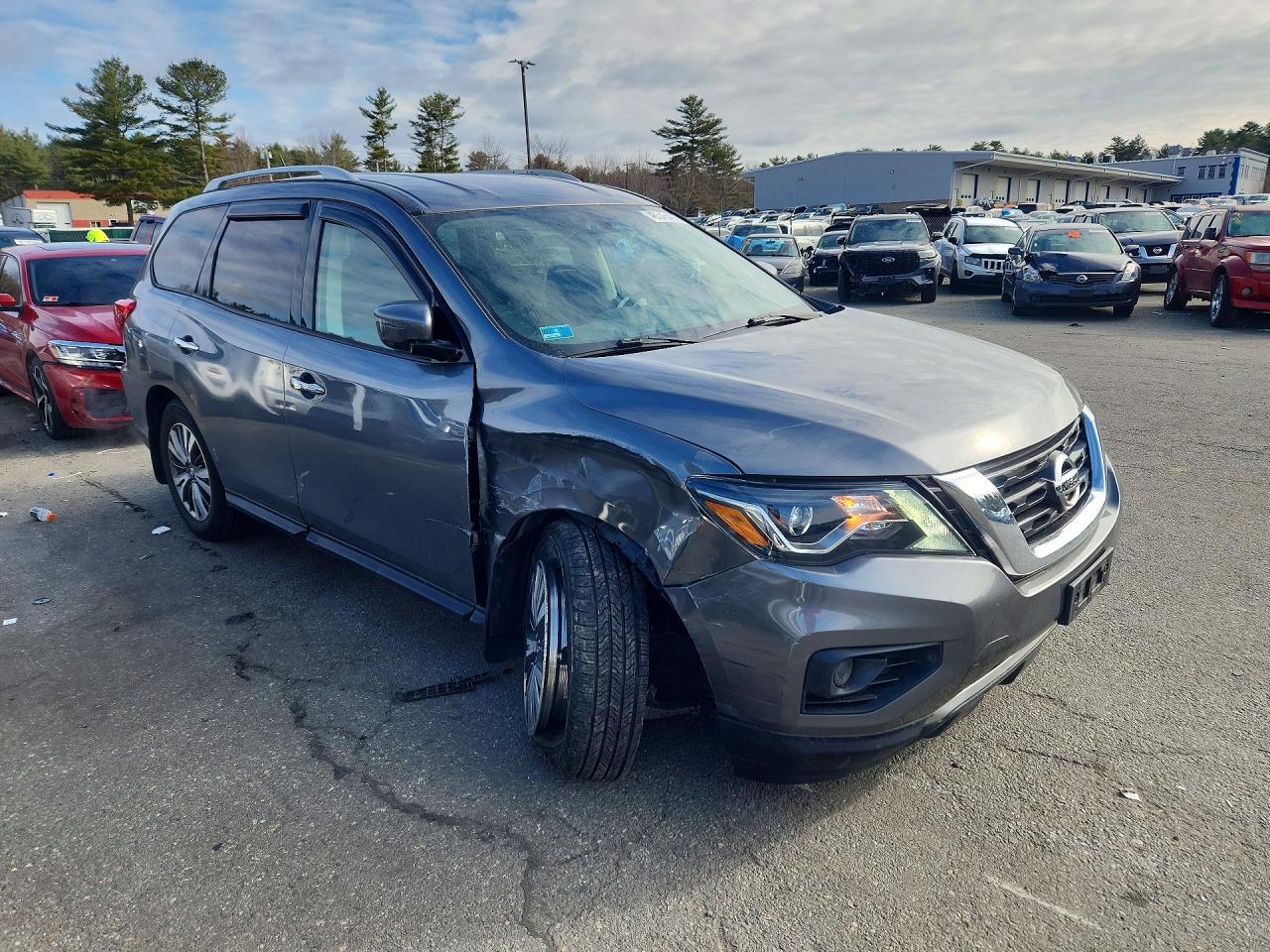 Nissan Pathfinder S